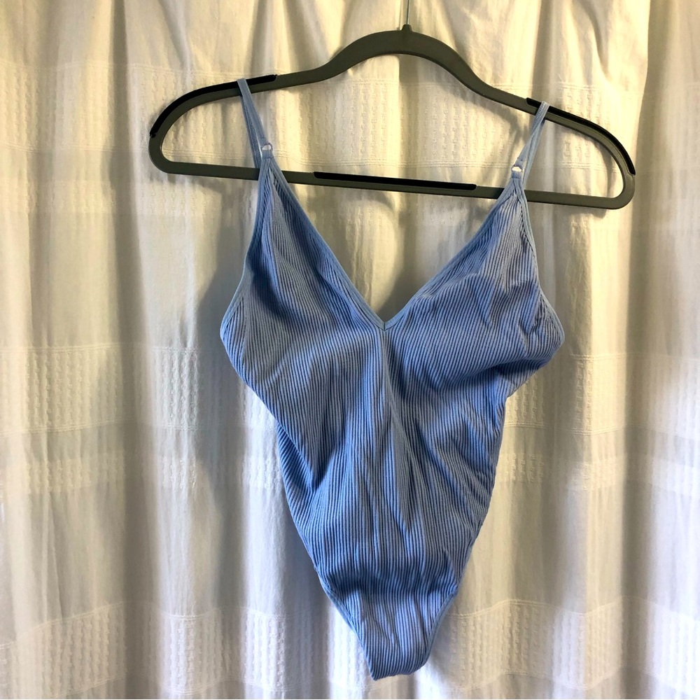 Ribbed v neck bodysuit
